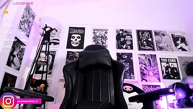 Lexyjoycce online show from 3, 2, 2026