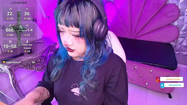 toky doll online show from 19, 11, 2025