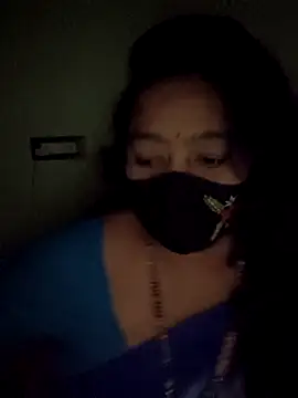 neelu-hoty online show from 4, 3, 2026