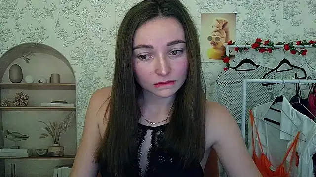  Barbie Kiss  online show from 21, 11, 2025