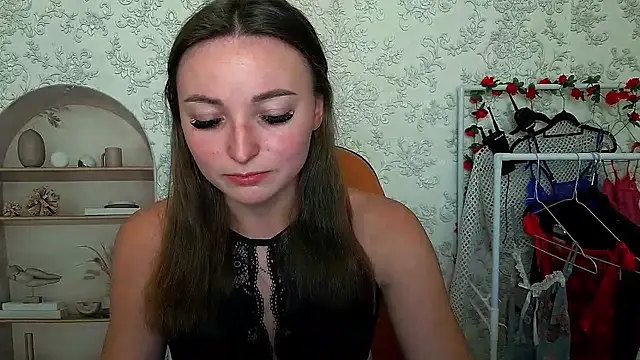  Barbie Kiss  online show from 22, 9, 2025