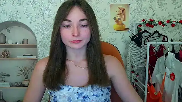  Barbie Kiss  online show from 6, 11, 2025