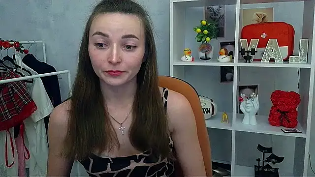  Barbie Kiss  online show from 5, 2, 2026