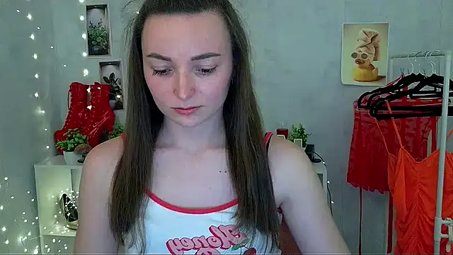 Barbie Kiss  online show from 6, 5, 2026