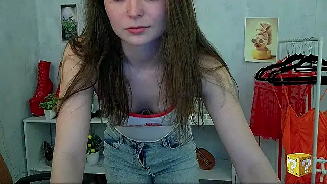  Barbie Kiss  online show from 5, 5, 2026