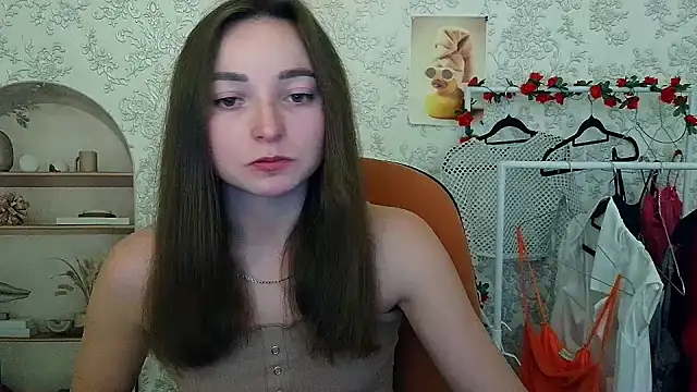  Barbie Kiss  online show from 20, 11, 2025