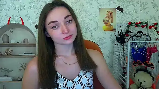  Barbie Kiss  online show from 28, 10, 2025