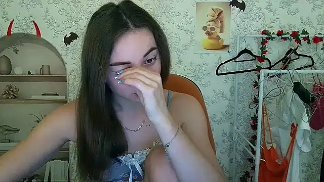  Barbie Kiss  online show from 3, 11, 2025