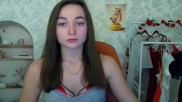  Barbie Kiss  online show from 14, 11, 2025