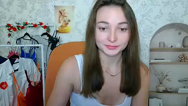  Barbie Kiss  online show from 13, 10, 2025