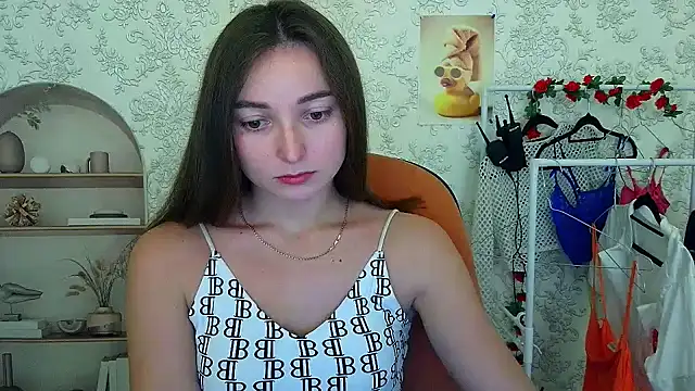  Barbie Kiss  online show from 22, 10, 2025