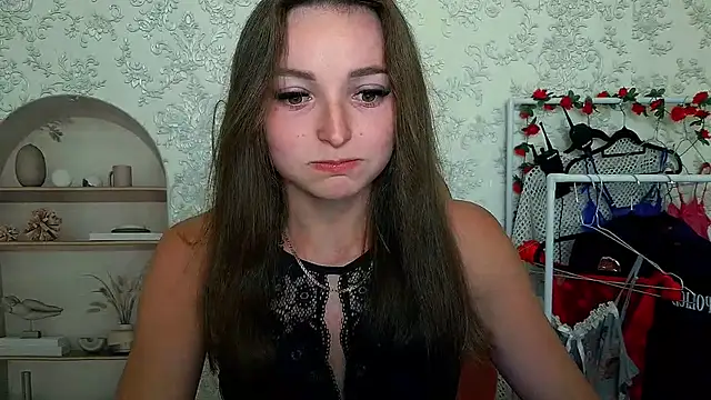  Barbie Kiss  online show from 19, 9, 2025