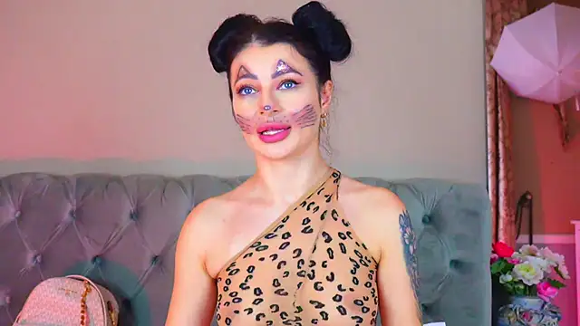 Snapshot of SelenaBell chatting on 31, 10, 2025 SelenaBell online show from 31, 10, 2025