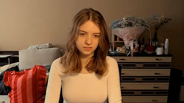 Snapshot of Emi1y_Angel11 chatting on 15, 2, 2026 Emi1y Angel11 online show from 15, 2, 2026