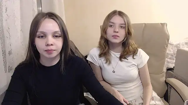 Snapshot of Emi1y_Angel11 chatting on 14, 1, 2025 Emi1y Angel11 online show from 14, 1, 2025