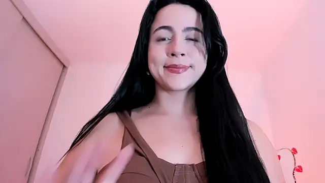 CoralineKam1 online show from 21, 2, 2025