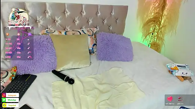 Snapshot of alanavega11 chatting on 18, 12, 2025 alanavega11 online show from 18, 12, 2025