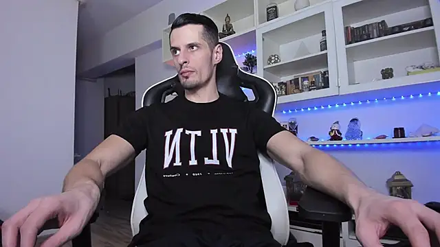 ToddClaytonn online show from 6, 1, 2025