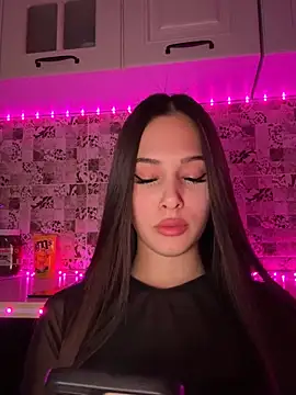 EricaWalls online show from 17, 2, 2025