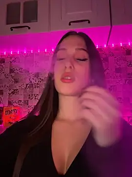 EricaWalls online show from 18, 2, 2025