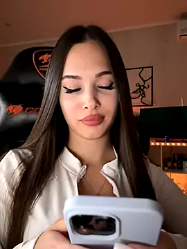 EricaWalls online show from 10, 9, 2025