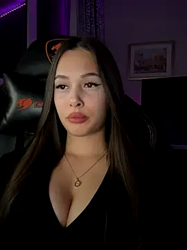 EricaWalls online show from 18, 10, 2025