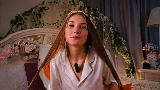 MonaEldon online show from 4, 12, 2025