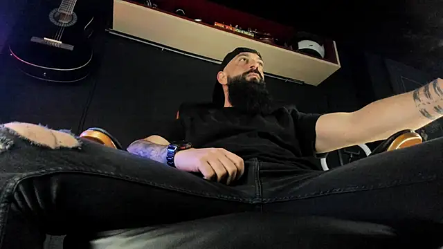 axxelrich  online show from 3, 3, 2025