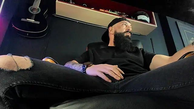 axxelrich  online show from 3, 3, 2025