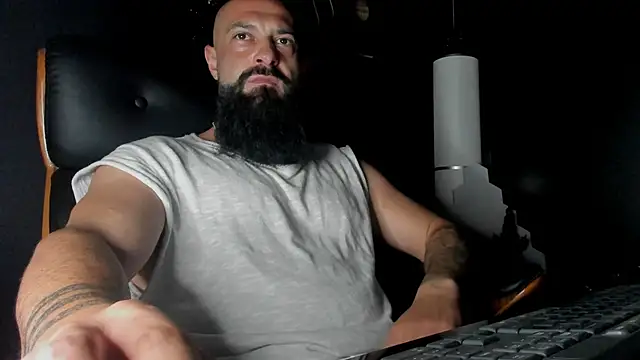 axxelrich  online show from 8, 9, 2025