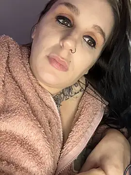 menaceswife online show from 1, 3, 2025