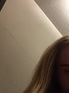 yourhornyslut online show from 26, 2, 2025