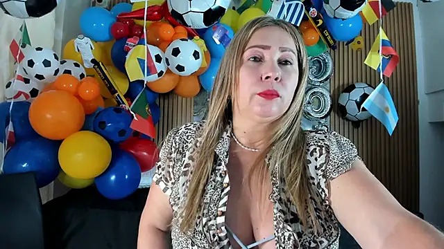 Danna topless online show from 15, 6, 2026