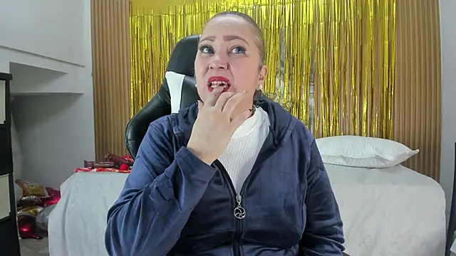 Danna topless online show from 17, 10, 2025