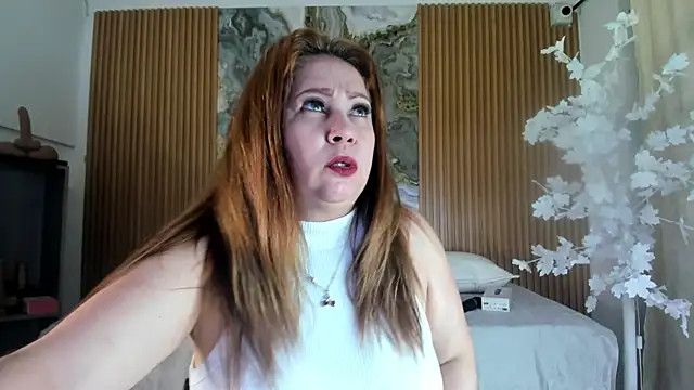 Danna topless online show from 8, 1, 2026