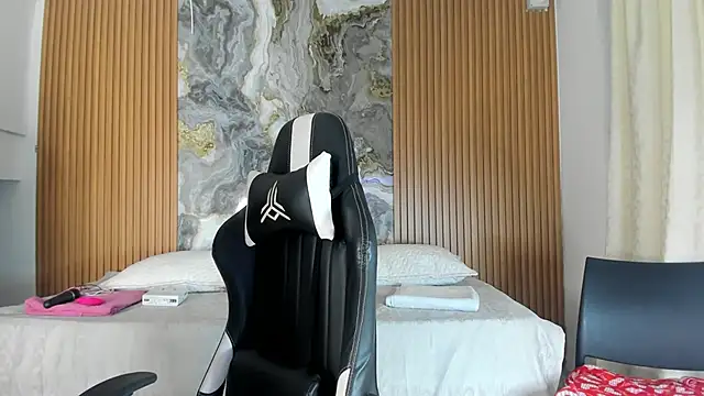 Danna topless online show from 19, 11, 2025