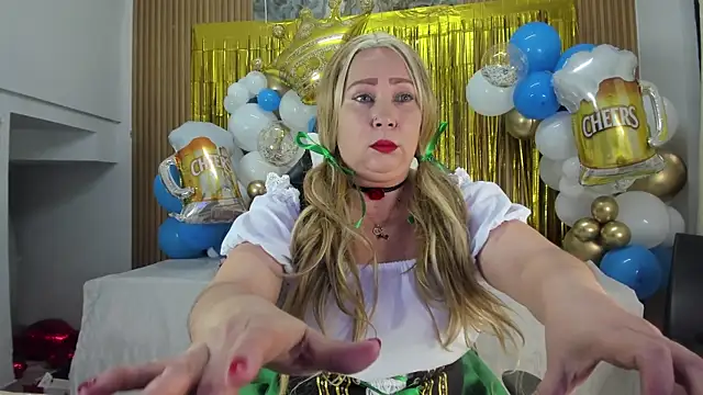 Danna topless online show from 22, 9, 2025