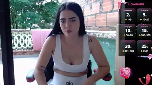 Snapshot of lvsaraa_sexy chatting on 31, 12, 2024 lvsaraa sexy online show from 31, 12, 2024