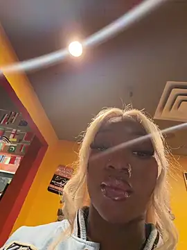 Snapshot of londonsfantasy chatting on 5, 3, 2026 londonsfantasy online show from 5, 3, 2026