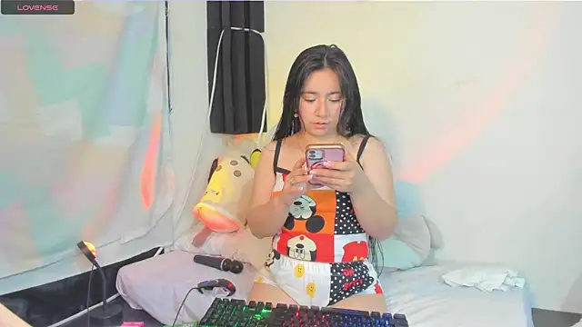 litle mily  online show from 14, 4, 2026