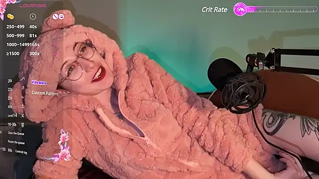 lovelylucyy online show from 2, 2, 2025