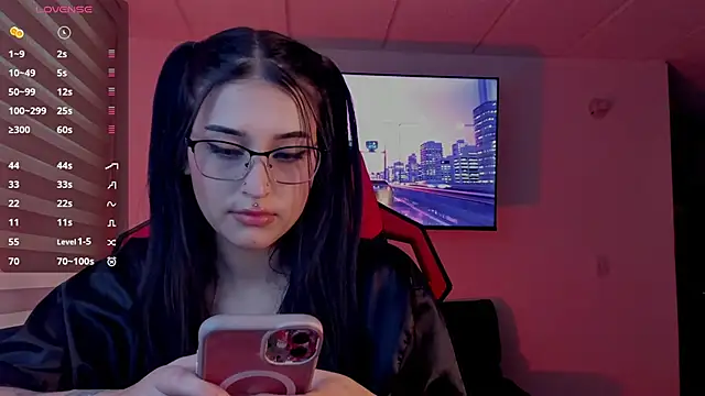 Charlotte greys online show from 8, 10, 2025