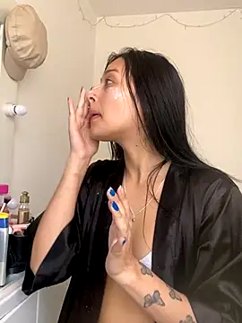 Charlotte greys online show from 11, 11, 2025