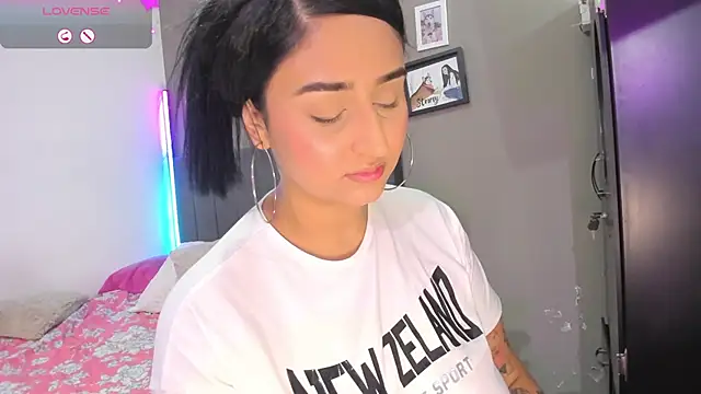 curvy jhacky online show from 9, 2, 2025