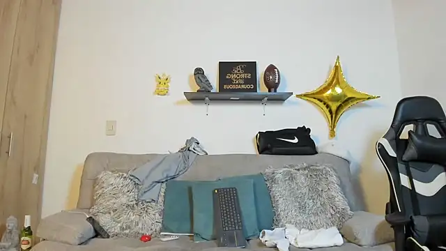 julian wallace online show from 28, 11, 2025