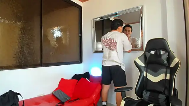 julian wallace online show from 5, 3, 2026