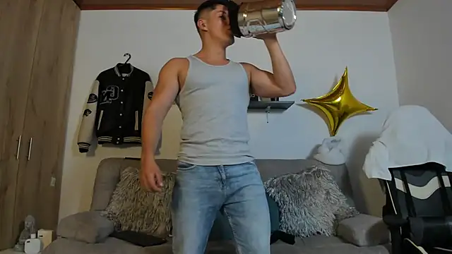 julian wallace online show from 5, 10, 2025