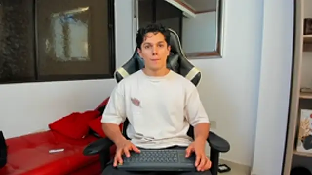 Snapshot of julian_wallace chatting on 8, 2, 2026 julian wallace online show from 8, 2, 2026