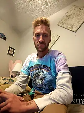 Snapshot of bentoverblonde chatting on 28, 11, 2025 bentoverblonde online show from 28, 11, 2025