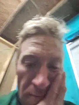 Snapshot of bentoverblonde chatting on 29, 10, 2025 bentoverblonde online show from 29, 10, 2025